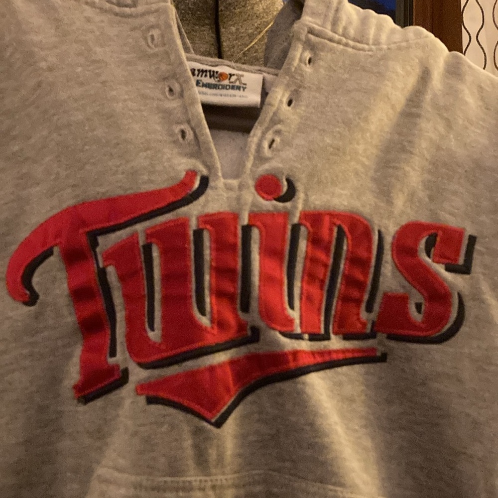 Minnesota Twins Logo Baseball Sweatshirt Hoodie Size Small MLB